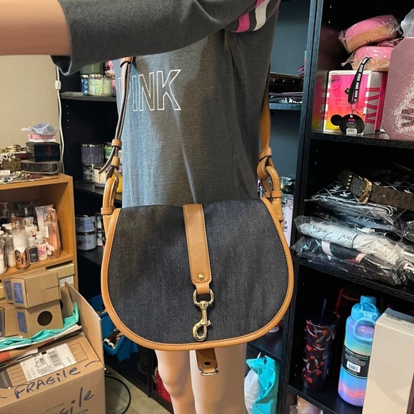 Michael Kors saddle bag - Picture 2 of 11